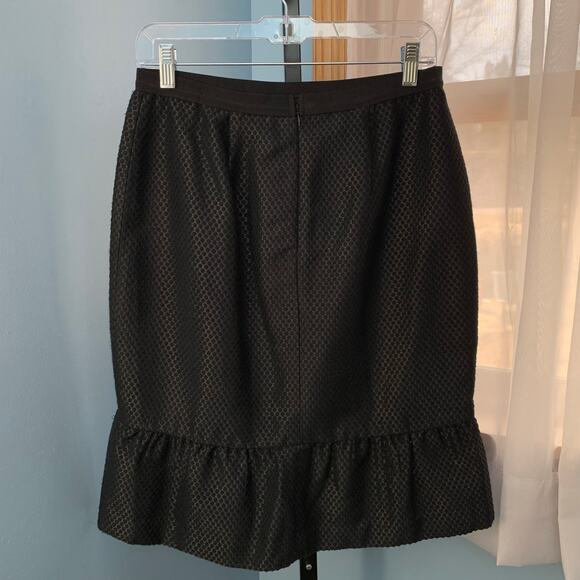 Ann Taylor Flounce Hem Skirt in Black Dot Jacquard Size 4 - Picture 6 of 8
